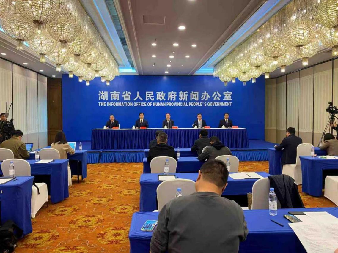 大湖之南谋“智”在先(图1)