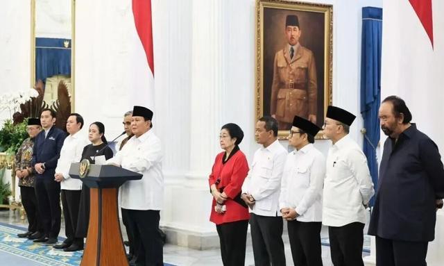 印尼爆发大规模抗议当地华人：多位政要住宅被洗劫(图3)