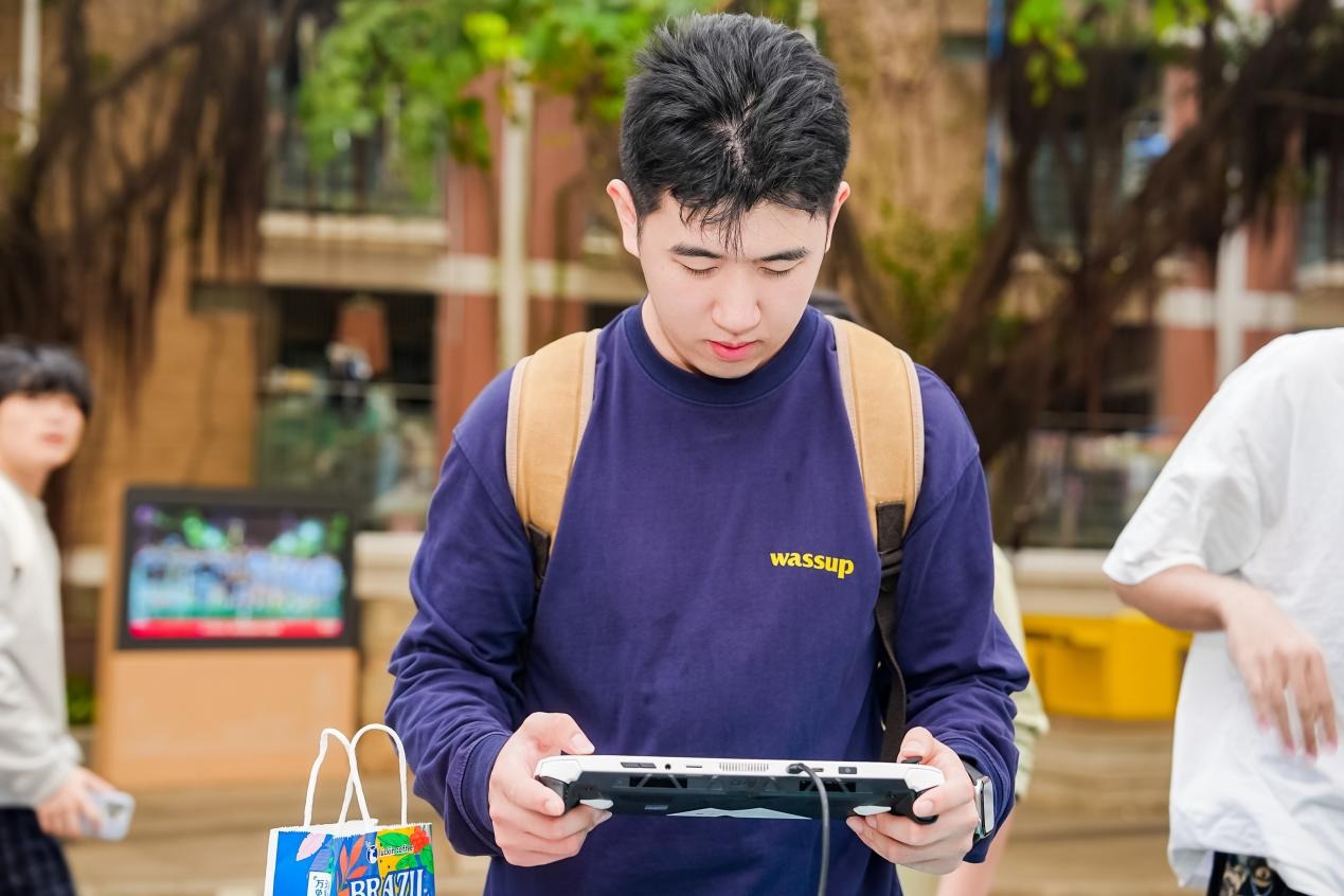 龙魂觉醒燃动鹭岛！PConline携手微星空降厦门工学院(图5)