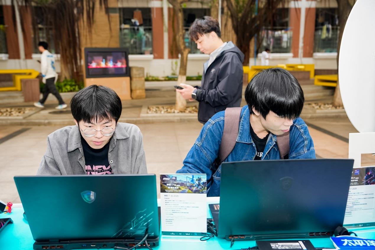 龙魂觉醒燃动鹭岛！PConline携手微星空降厦门工学院(图4)